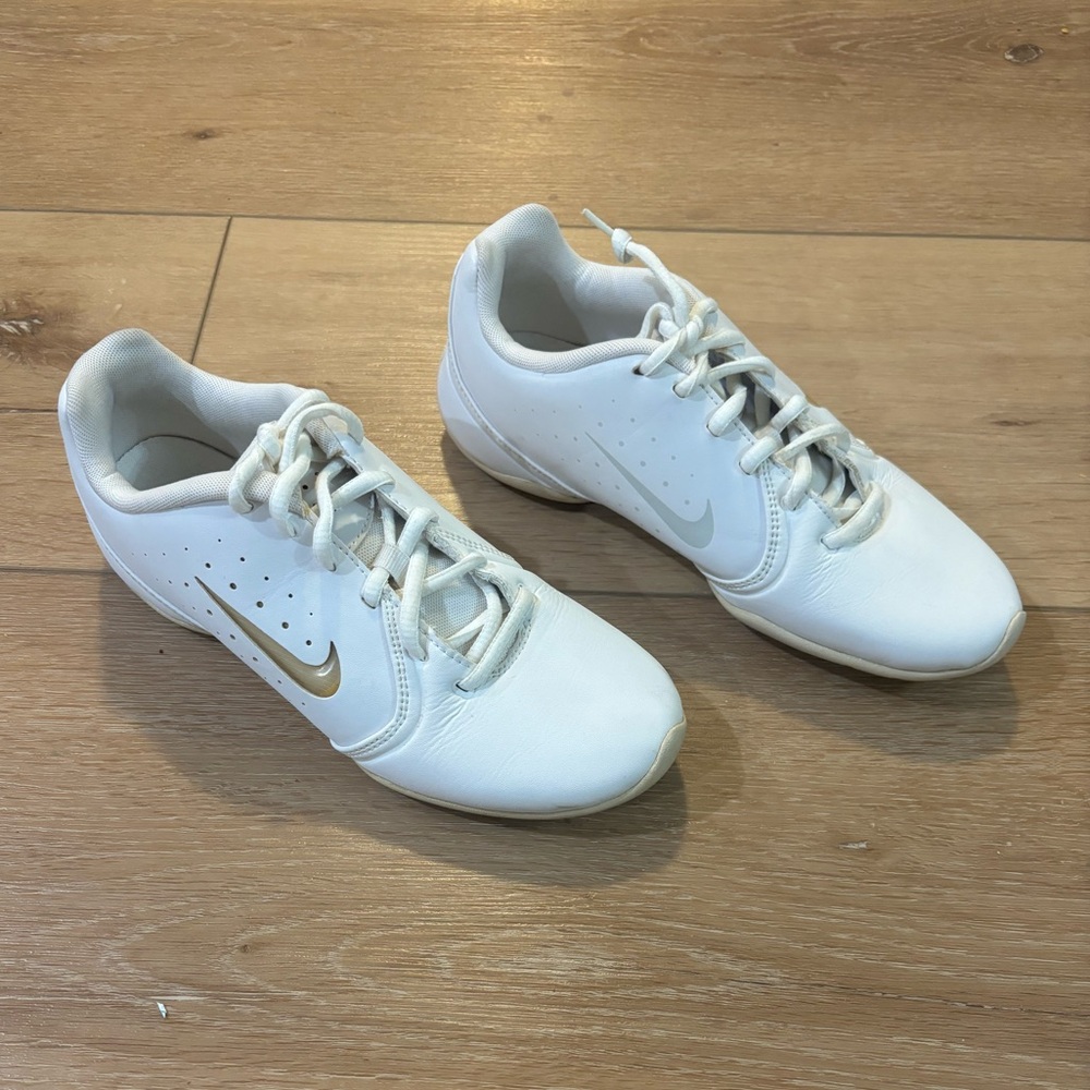Nike Cheer Shoes Size 6.5